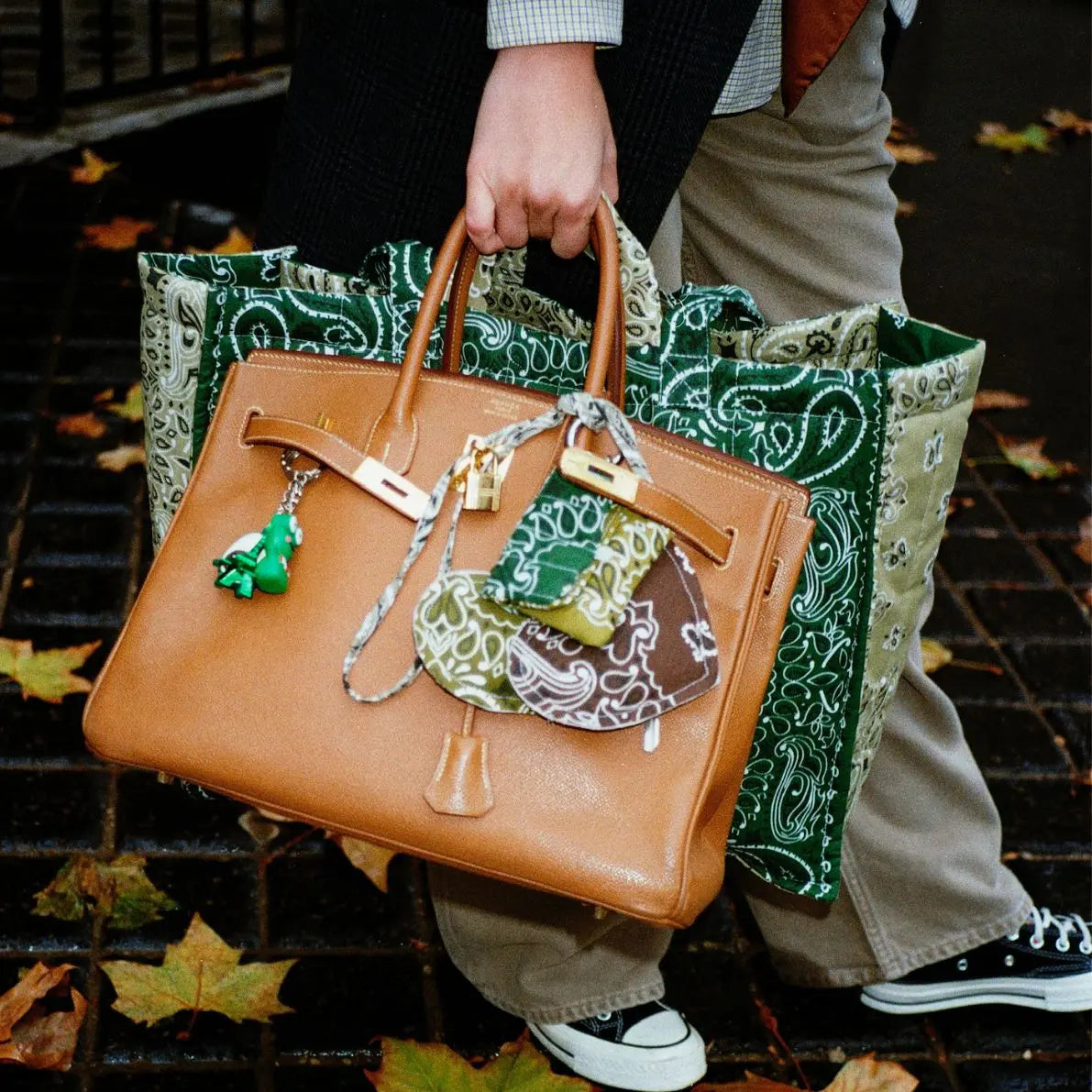 Airpods Case - Weekend Green / Bronze