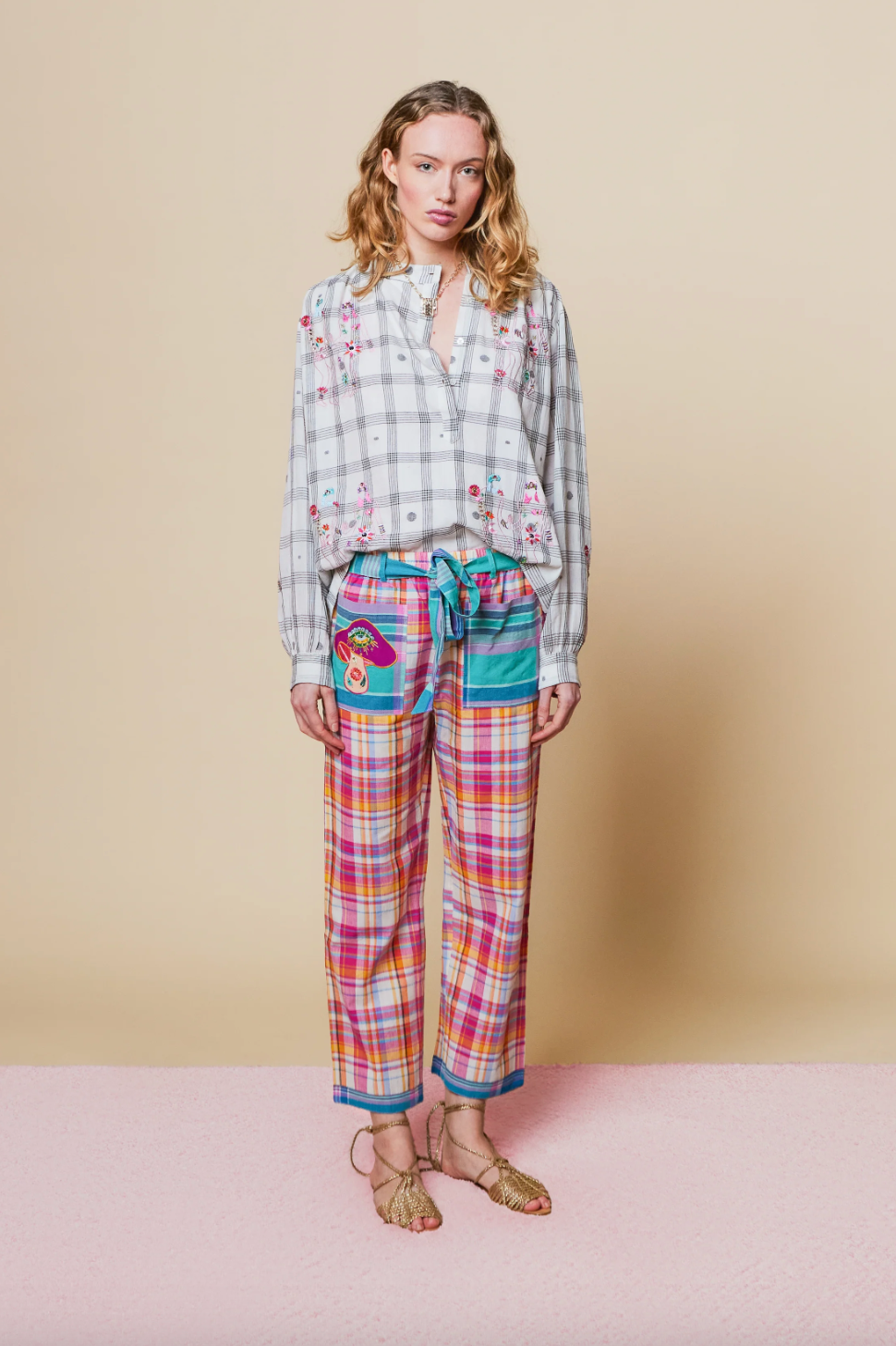 Mushroom Madras White And Pink Pant