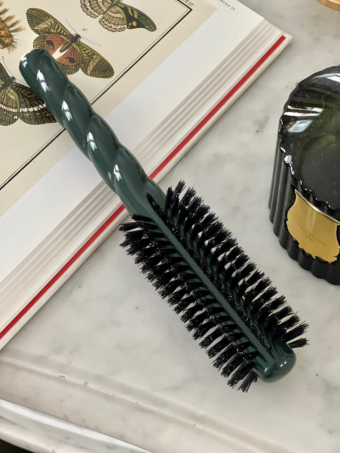 The Emerald Green VOLUME & STYLE Round Brush