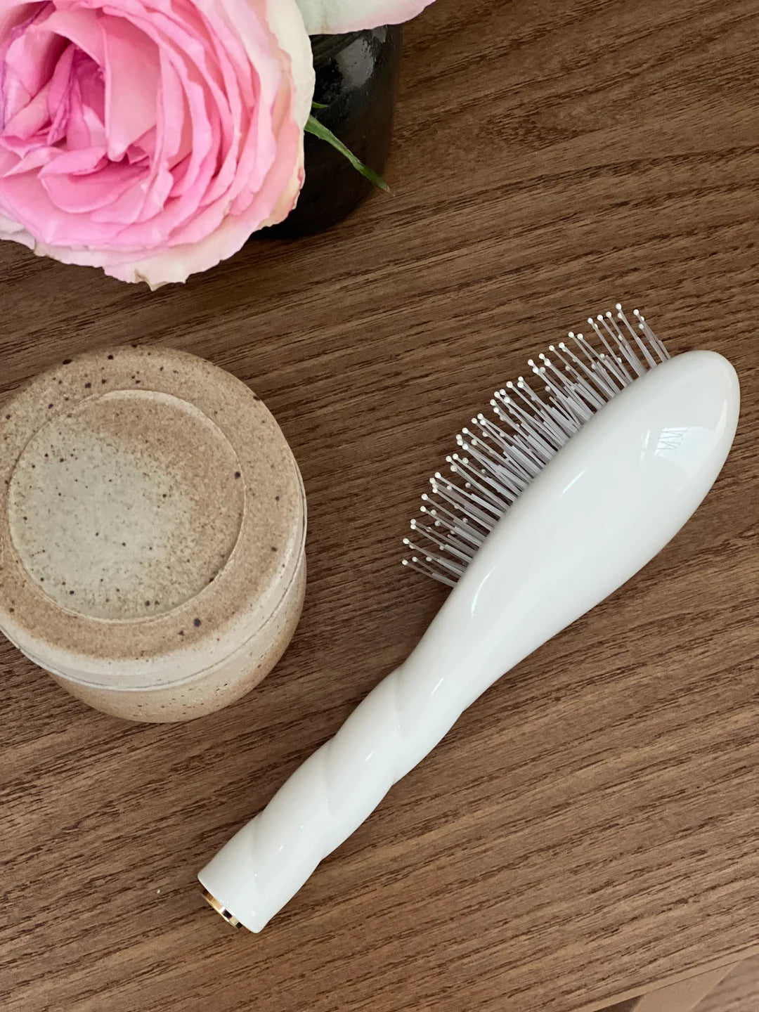 The Little Detangling & Massaging Brush LA MIRACLE Creamy White