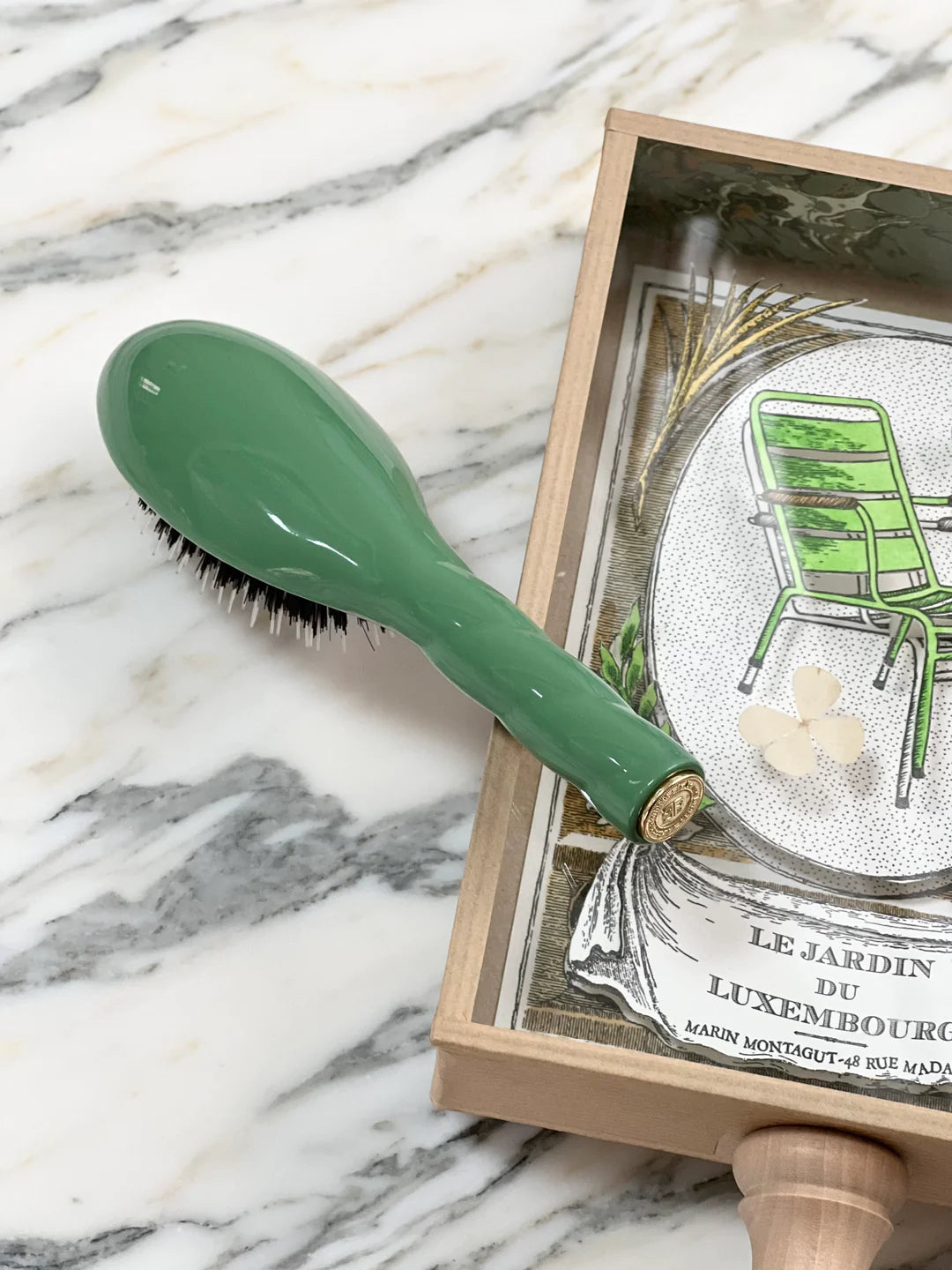 La Petite Detangling & Care Brush THE ESSENTIAL Almond Green