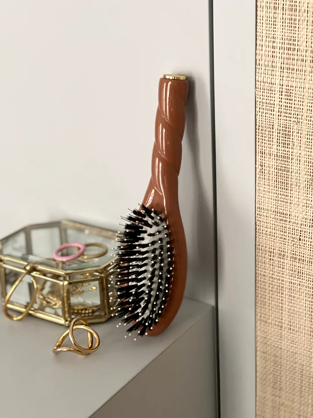 The Little Sensitive Scalp Brush THE ESSENTIAL SOFTNESS Terracotta