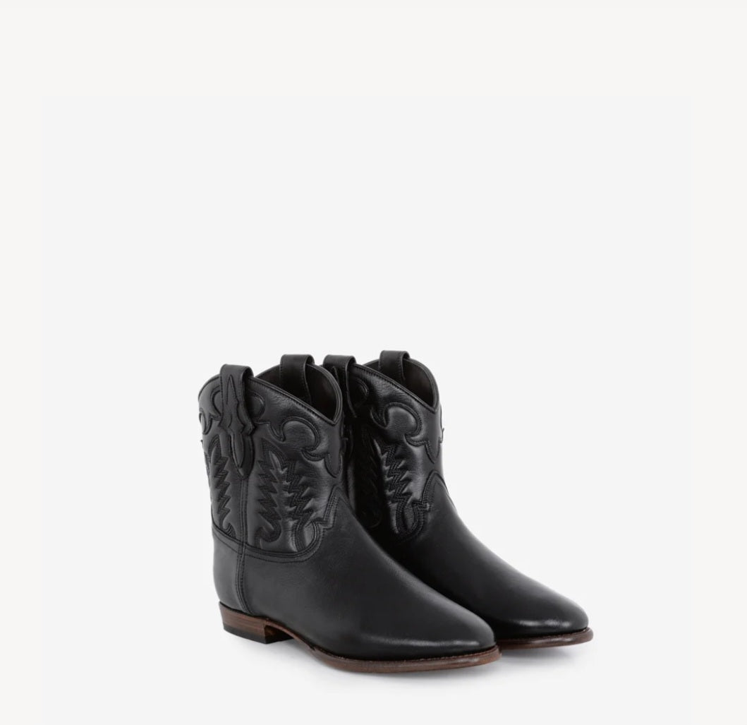 Boots early Midnight black leather