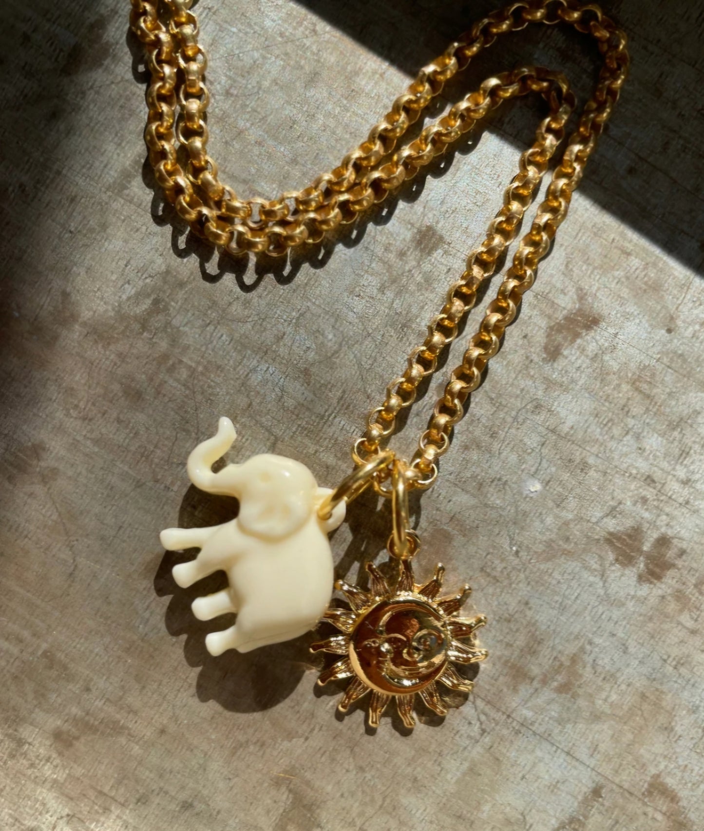 Éléphant Necklace